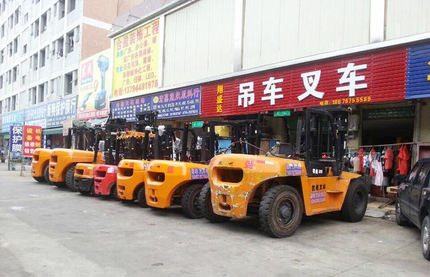 深圳搬運(yùn)行業(yè)采購(gòu)叉車(chē)案例