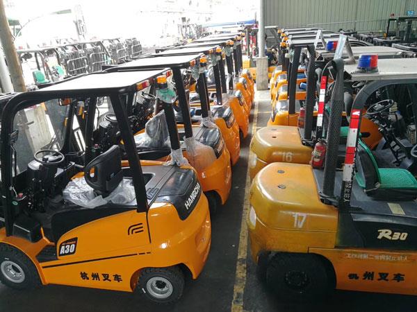江南水果市場(chǎng)采購(gòu)叉車(chē)案例